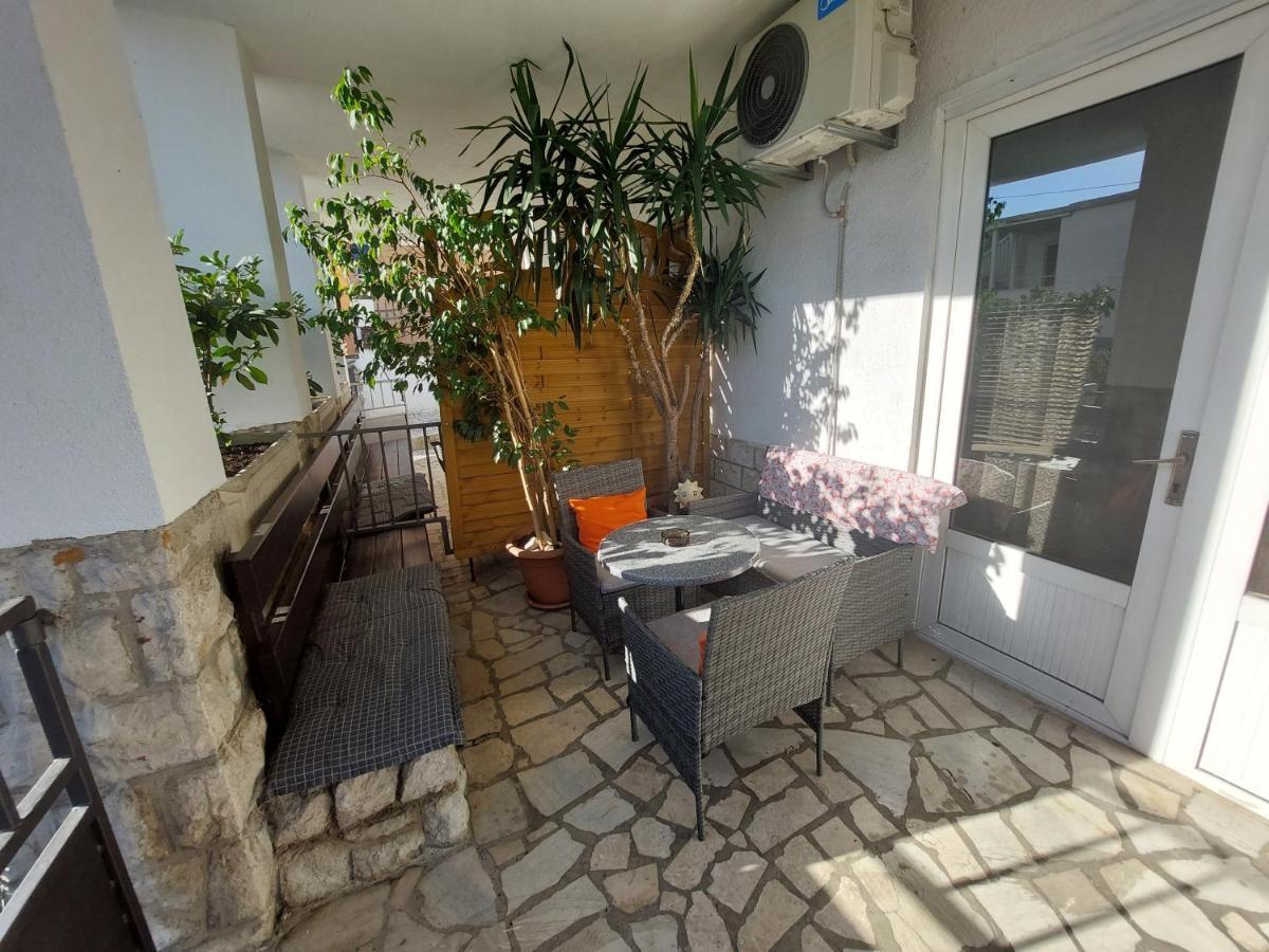 Loredana Apartments Crikvenica Exterior photo