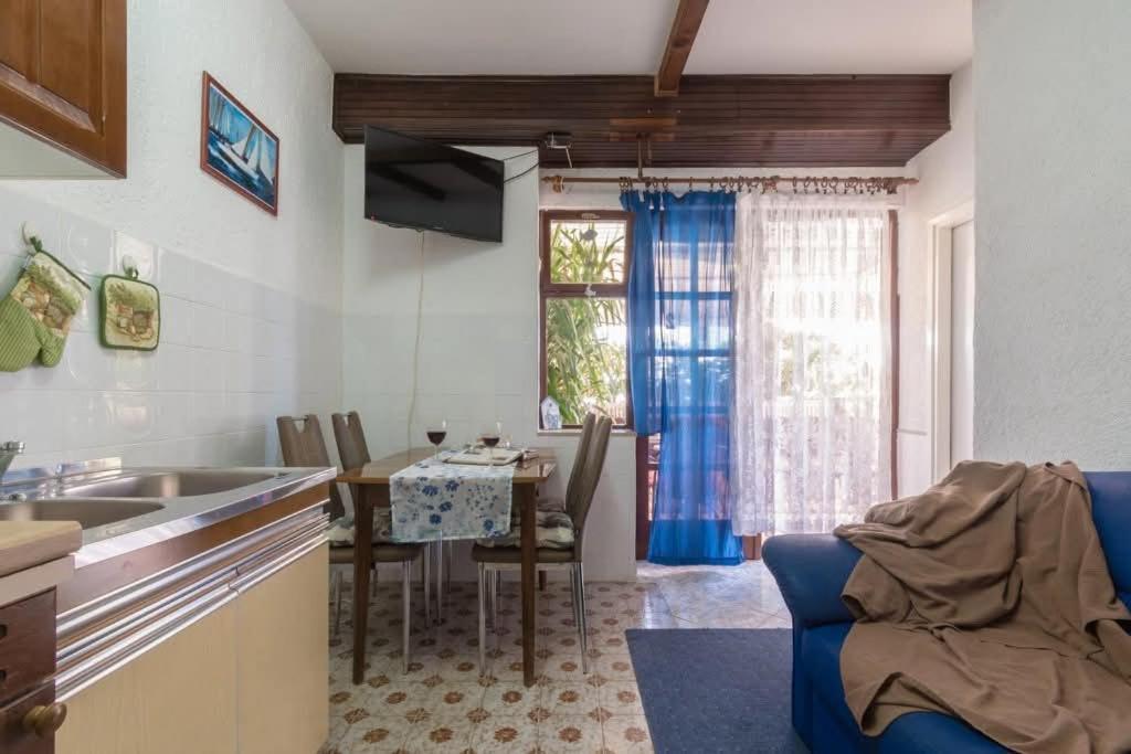 Loredana Apartments Crikvenica Room photo